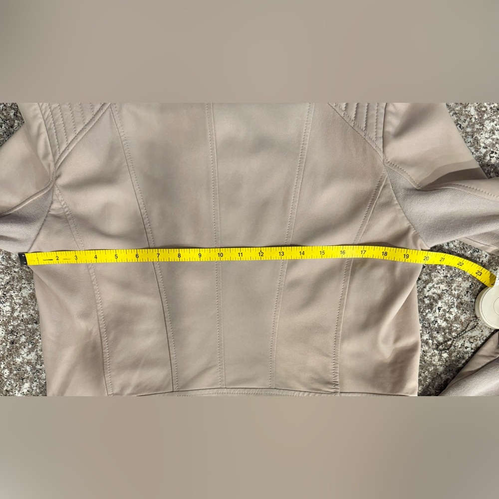 NWT - JOHNSTON & MIRPHY WOMAN “TAUPE” 100% LEATHER JACKET - Picture 8 of 14